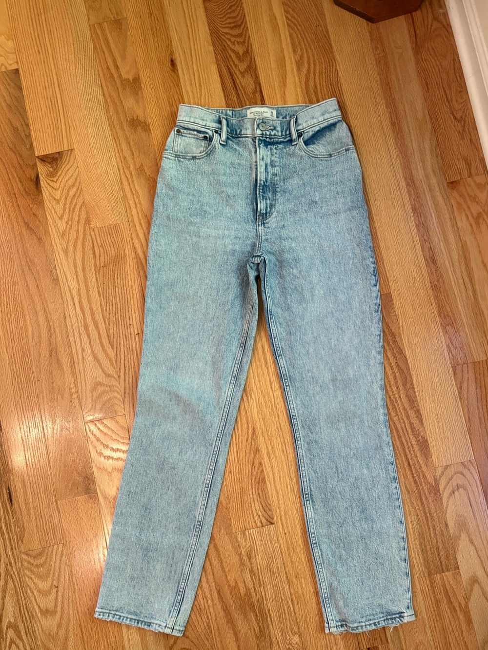Abercrombie & Fitch Light Wash High-Rise Women's Jeans